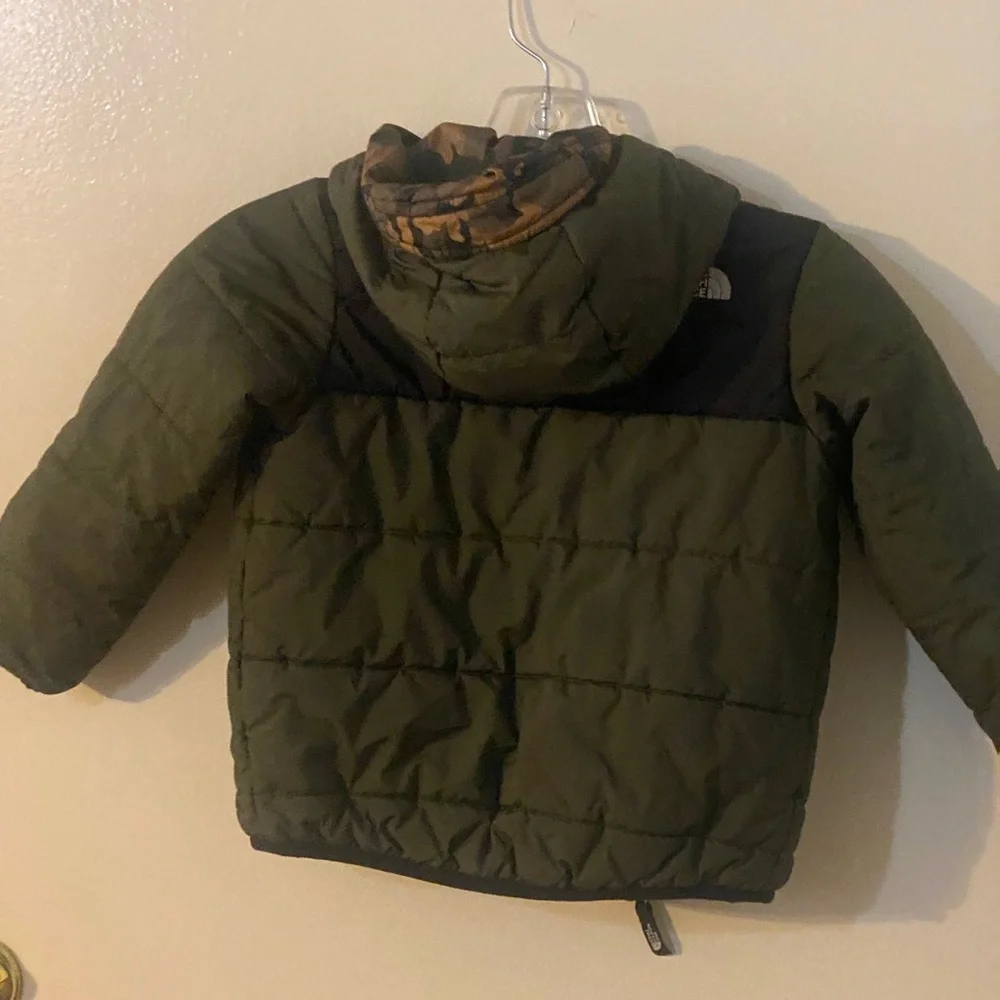 The North Face
Toddler Boys Reversible Perrito Jacket 3T - Picture 5 of 10